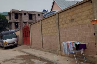 Terrain de 6m18  vendre  kintambo dans un bon quartier 100000 dollars  discuter 