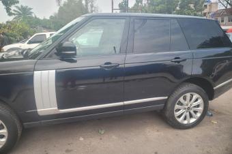 Range Rover vogue 2016  Essence  6 cylindres  Full options  Toit panoramique  Automatique  Moteur impeccable   Prix  30.000 a discuter lgrement  Besoin dargent  Localisati