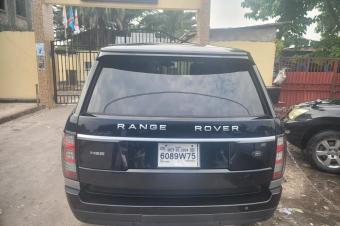 Range Rover vogue 2016  Essence  6 cylindres  Full options  Toit panoramique  Automatique  Moteur impeccable   Prix  30.000 a discuter lgrement  Besoin dargent  Localisati