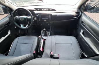 Toyota hilux 2018 diesel manuelle Kilomtrage 71500 moteur 5l prix 33000 a discuter