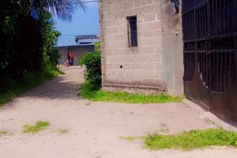 Vente parcelle au Quartier verkis Commune de Ngaliema tout prs de lasphalte 