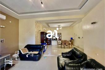 VENTE PARCELLE DE 320m  AVEC BTISSE DE 3 CHAMBRES  MONT NGANFULA