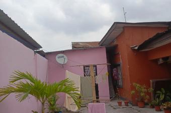 Parcelle en vente avec plusieurs maisons type locatifs  Bon march libanaisBARUMBU 