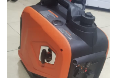 groupes_electrogenes_panneaux_solaires_construction Anonyme  