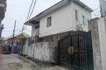 Une grande parcelle en vente avec immeuble d'un étage contiennent deux appartements à Limete 1 ère rue funa endroit très idéal calme et sécurisée  immobilier_vente_location