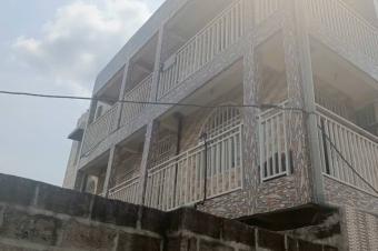 Immeuble de R2 avec 3 Appartements en vente  Yolo nord CKALAMU 