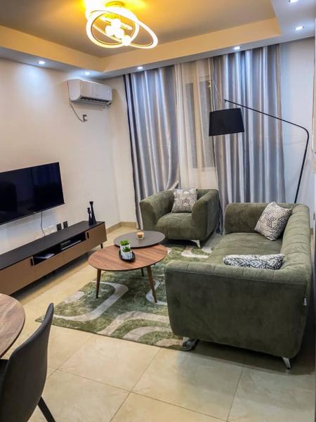 Appartement luxueux meubl sur beau vent lingwala. 1 chambre  Salon  Cuisine amricaine  Salle de bain  Courant eau Wifi gratuit  Ascenseur   Prix 150 jour possible rduction