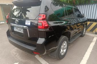 GS13CAR SARL met  la disposition de tous la location de cette Jeep pour vos diffrentes manifestation Mariage Anniversaire etc. CGombe Av. Tshatshi. Prix 180Jr.  vous