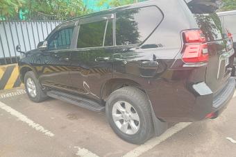 GS13CAR SARL met  la disposition de tous la location de cette Jeep pour vos diffrentes manifestation Mariage Anniversaire etc. CGombe Av. Tshatshi. Prix 180Jr.  vous