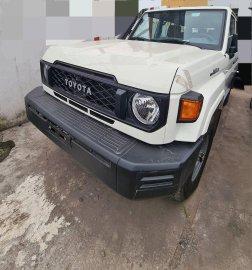 Toyota Land cruiser  Anne 2024 Sans plaque  Kilomtrage 000 Prix 75000