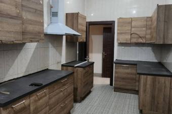 GS13IMMO SARL met  votre disposition la location de cet appartement  pour usage rsidentiel QMa Campagne CNgaliema. Rf Avenue des Oiseaux. Loyer 1.500. Garantie 31.