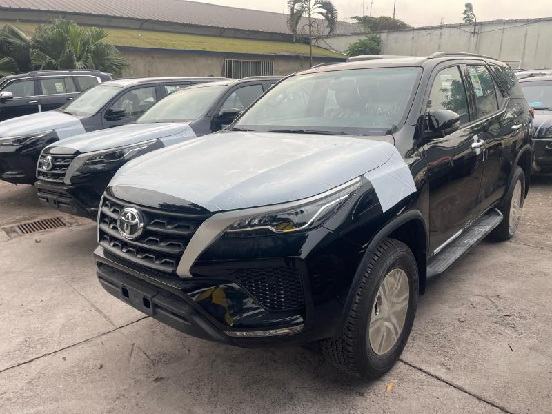 Toyota fortuner 2024