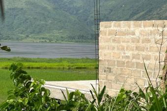 Ferme de 350 hectares bien entretenu trs beau  vendre au plateau de Bateke 5000000 dollars  discuter 