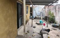 Vente d'une parcelle avec maison basse de deux chambres salon salle à manger cuisine à Super Lemba  mediacongo