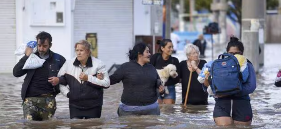 Inondations en Argentine : au moins 16 morts et 100 disparus, un deuil national décrété