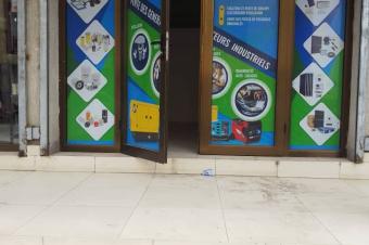 LOCAL COMMERCIAL  KINTAMBO MONISHOP