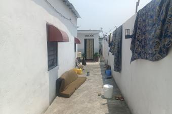 GS13IMMO SARL met  votre disposition la vente de cette jolie parcelle  avec 2 portes QLuyeye Direction Dalle CBumbu. Dimension 918M. Prix 40.000  discuter.  vous.