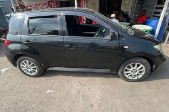 TOYOTA IST A VENDRE A KINSHASA 