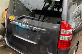 TOYOTA NOHA 3 SANS PLAQUE A VENDRE 