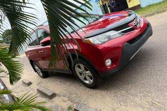 TOYOTA NEW RAV4 A VENDRE A KINSHASA 