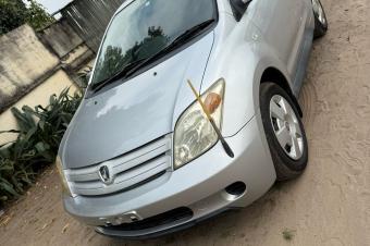 TOYOTA IST SANS PLAQUE A VENDRE A KINSHASA 