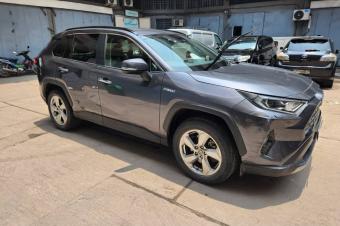 Toyota New rav hybrid 