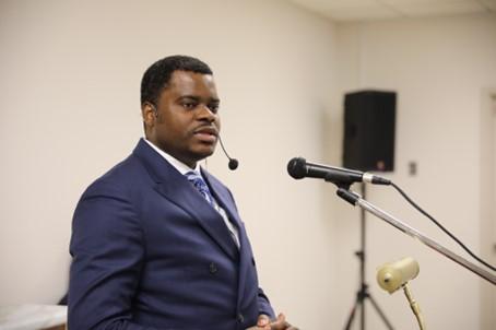 Rejetez sur lui tout votre souci car il prend soin de vous. 1 Pierre 5  7 