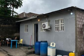 PARCELLE  VENDRE BINZA UPN Sur macadam  1 Porte ch. salon 60.000 AD REVENU 150  Dimensions  5m25m  Rf. Av. Masikita  un trs bon emplacement quartier rsidentiel trs calme 