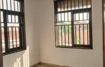 Un immeuble met en location ses 3 niveaux . Composition: 1er :Salon , salle à manger,cuisine , toilette ,balcon 2ème : 2chambres, salle de bain , dépôt 3nivau: Un grand espace mediacongo