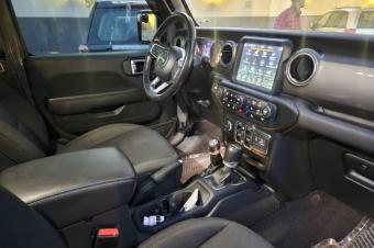 Wrangler 2022 authentique  Plaque rcente province  Volant gauche Full option Autom Essence V6 4x4 Climatiser faible kilomtrage intrieur tissu multiples fonctionnalits 57.000 d