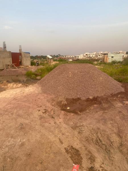 Terrain de 20msur20 en vente  kintambo non loin du boulevard mondjiba 200000 dollars  discuter lgrement 