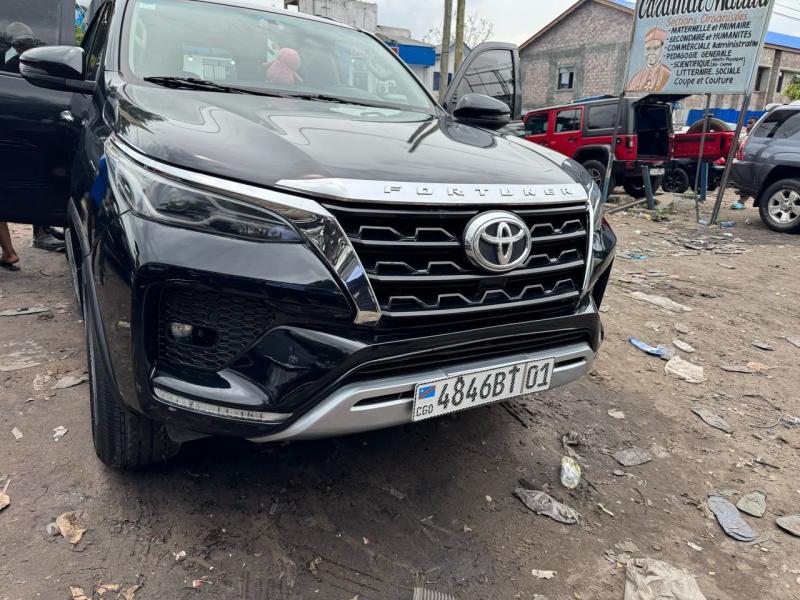 TOYOTA FORTUNER 2022 A VENDRE 