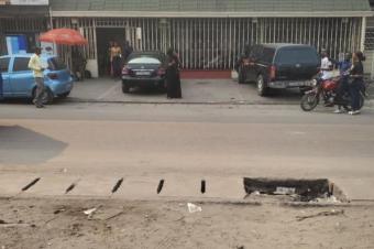 Une grande parcelle occupant deux avenues mise en vente  Limete 7 me rue rsidentiel place commercial pour tout activits 