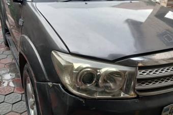 Jeep Toyota Fortuner volant Droite avec plaque AP05   8500 dernire prix 