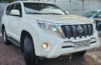 Prado 2015 origine essence automatique 4cylinder kilométrage 37000 caméra de recul Prix 36500 a discuter mediacongo
