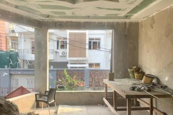 Vente parcelle Contiennent une maison en tage avec fondation de 2 niveau R2  NGALIEMAMTO 