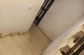 Vente parcelle avec un btiment de deux tages R2 contient 5 Appartements plus une grande terrasse  NGALIEMA Okapi ltrier 