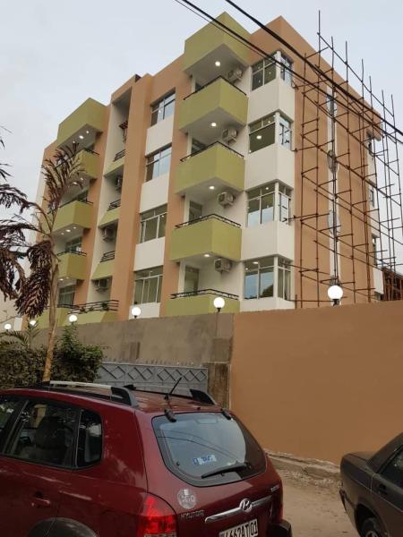  vendre  Un immeuble de 5 niveaux nouvellement construit dans un milieu trs adapt pour tout type projet 