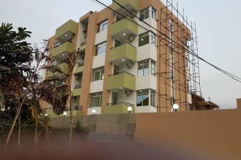  vendre  Un immeuble de 5 niveaux nouvellement construit dans un milieu trs adapt pour tout type projet 