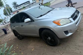 TOYOTA RAV4 A VENDRE A KINSHASA 