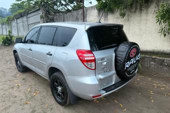 TOYOTA RAV4 A VENDRE A KINSHASA 