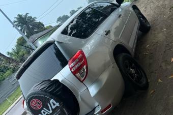 TOYOTA RAV4 A VENDRE A KINSHASA 