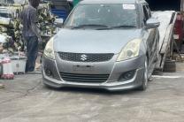 SUZUKI SWIFT SANS PLAQUE A VENDRE  automobile_motos_velos_engins_et_pieces