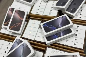 Apple iPhone 16 Pro Max iPhone 16 Pro iPhone 16 iPhone 16 Plus iPhone 15