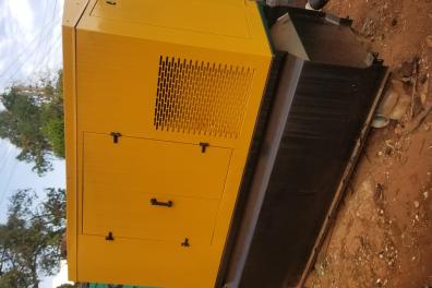 groupes_electrogenes_panneaux_solaires_construction Anonyme  