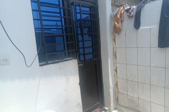 MT SERVICES SARL met  votre disposition la vente de cette jolie parcelle  avec 2 portes QLuyeye Direction Dalle CBumbu. Dimension 918M. Prix 40.000  discuter.  vous.