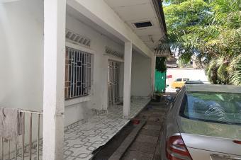 GS13IMMO SARL met  votre disposition la vente de cette parcelle CBarumbu QBeaumarch prs de Bralima. Dimension 2830M. Prix 460.000  discuter.  vous la parole.