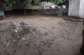 Parcelle  vendre sur macadam de la route de Terre jaune non loin du boulevard Lumumba 