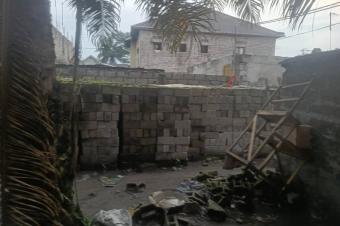 Parcelle  vendre sur macadam de la route de Terre jaune non loin du boulevard Lumumba 