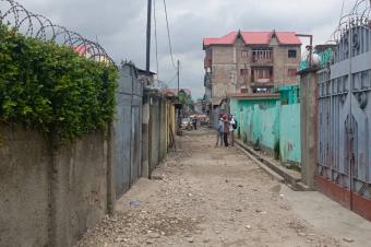 Vente parcelle  Limete premire rue funa forgeron 